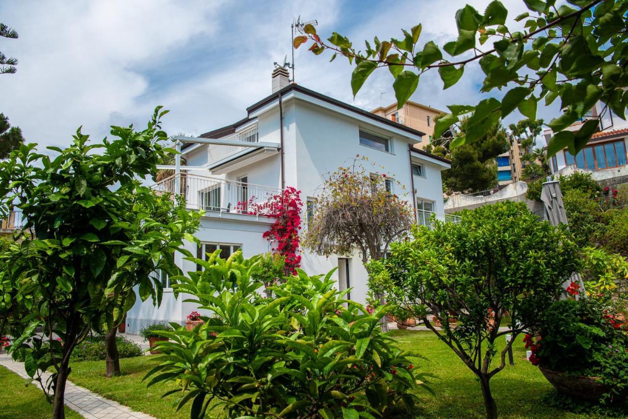 Magnificent Villa Санремо Екстер'єр фото